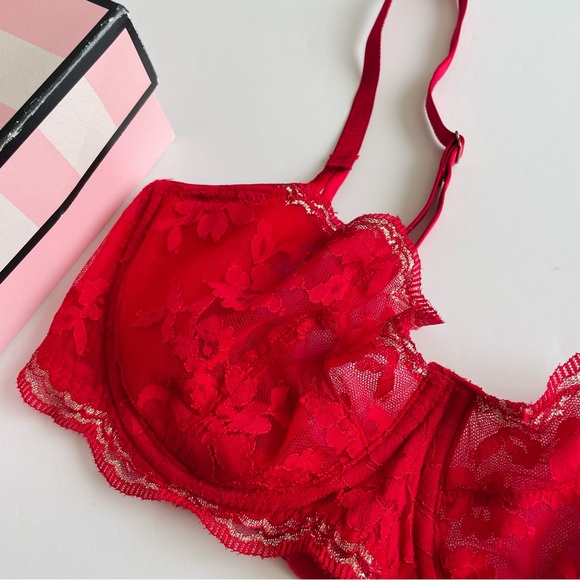 32DD XS Victoria’s Secret red bra set - Picture 4 of 8